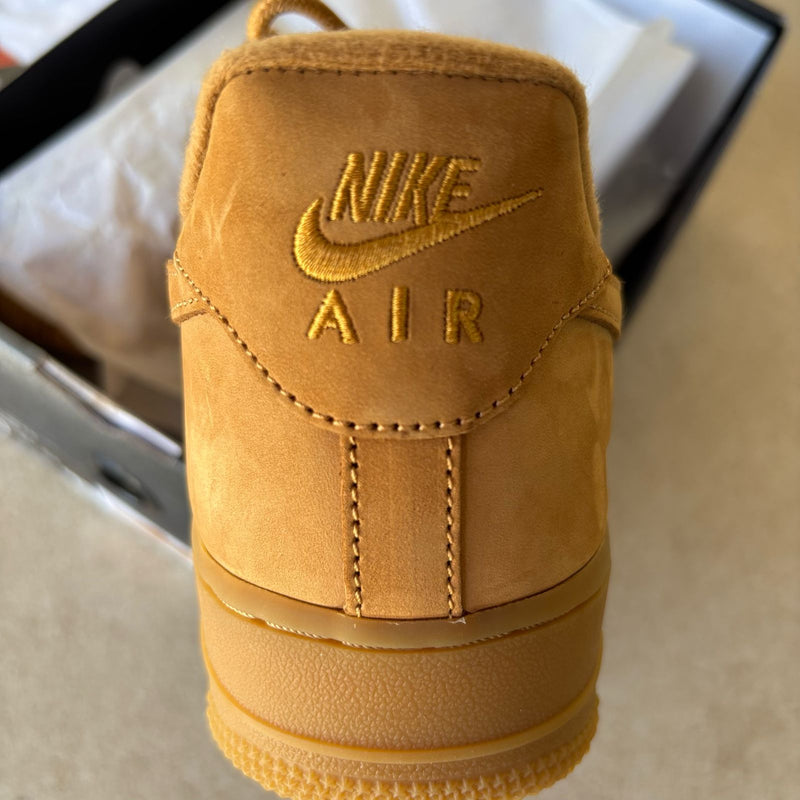 Tênis Air Force 1 x Supreme