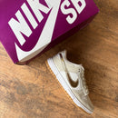 Tênis Dunk Low Metallic Gold Feminino