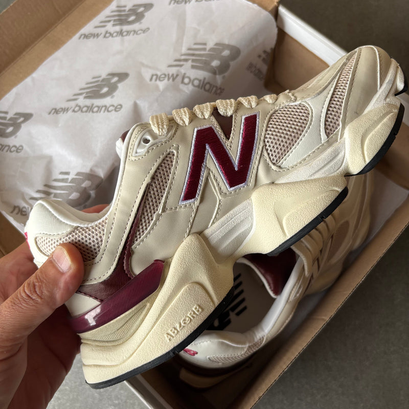Tênis NB 9060 Feminino Em Couro